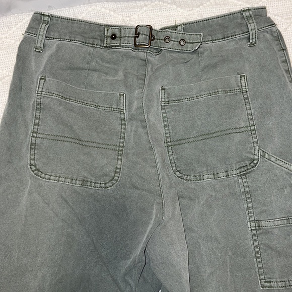 Adjustable Old Navy Pants in Olive Green - Picture 3 of 4